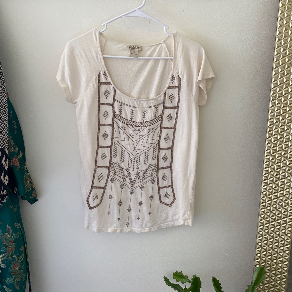 Embroidered off white tee shirt